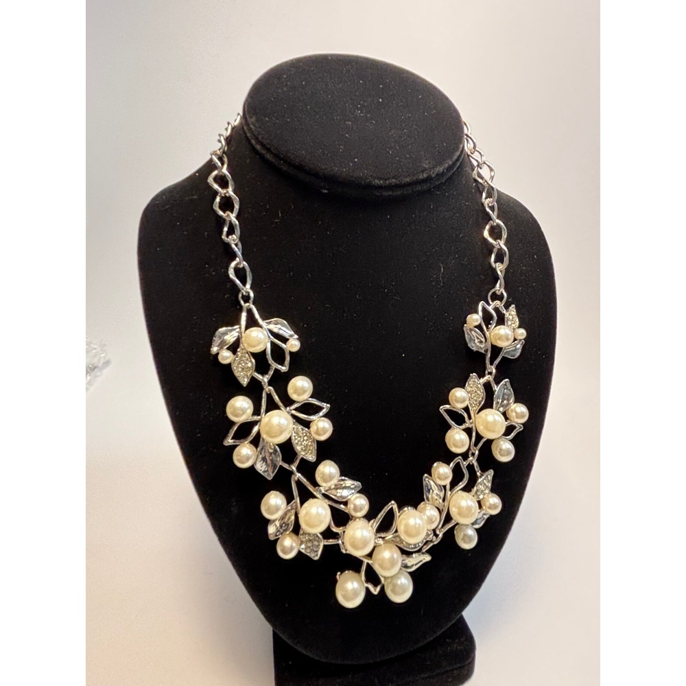 Necklace Maximalist Silver Tone and Pearl with Intricate Metalwork‎ Gorgeous